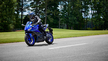 Мотоцикл Yamaha R3